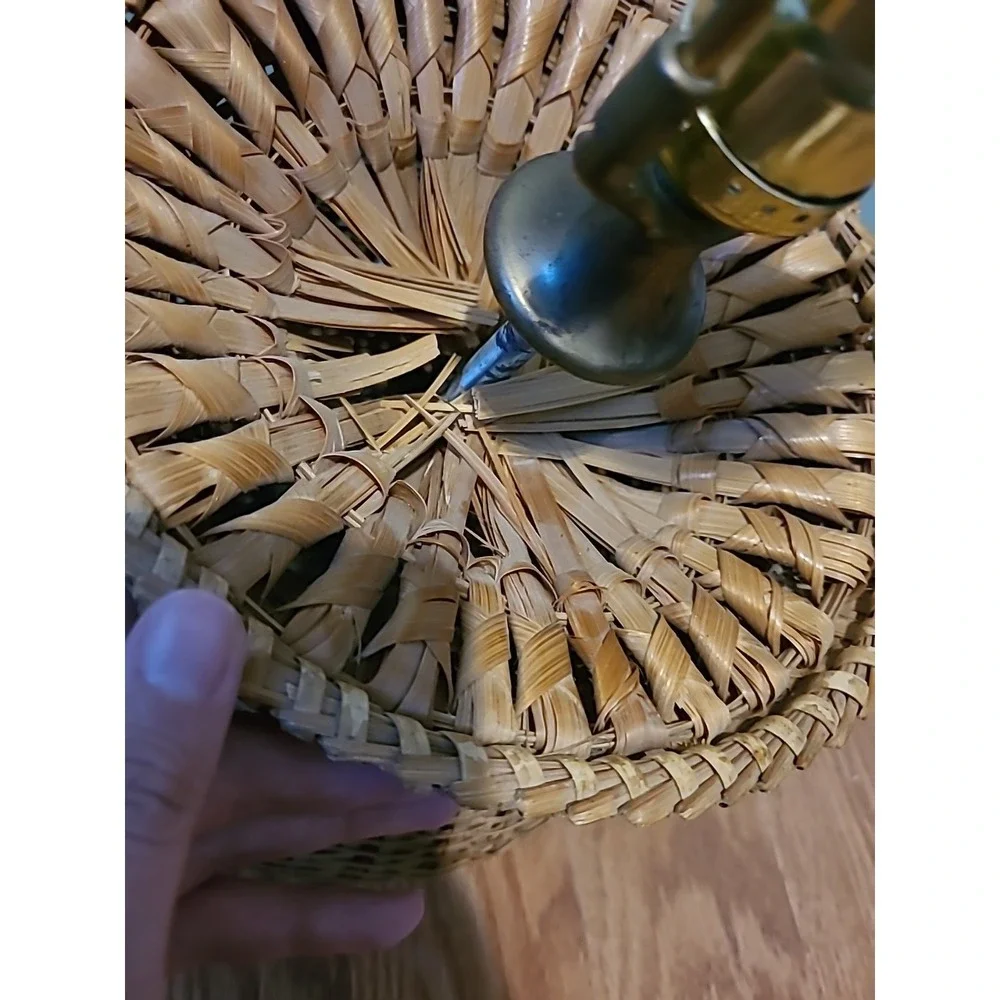 Mid Century Modern Vintage‎ Basket Weave Rattan Lamp Works Read Description